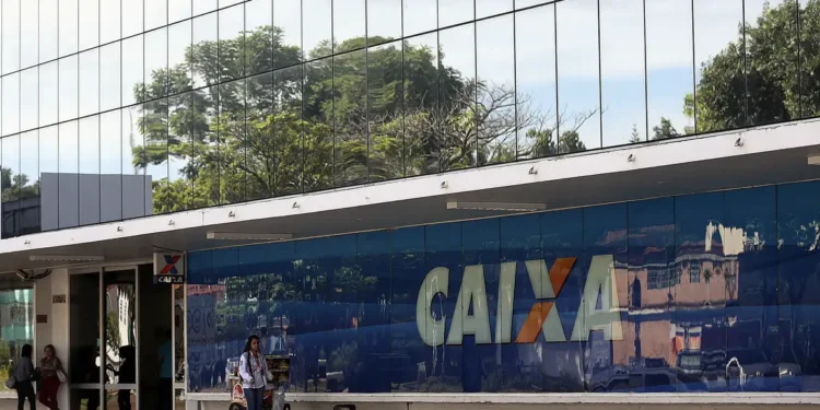 Processo seletivo da Caixa pagando R$ 1,8 mil está chegando ao fim: veja como participar