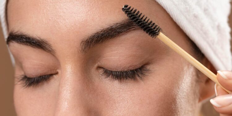 Sobrancelhas falhadas: use esses 4 truques para corrigir rapidamente