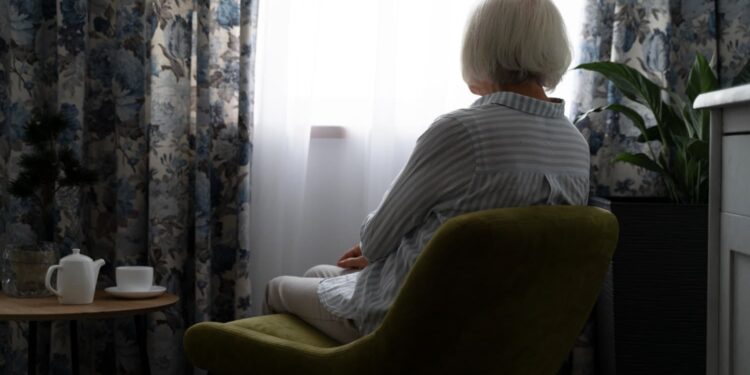 Estudo revela que solidão pode fazer muito mais mal ao coração do que você imagina