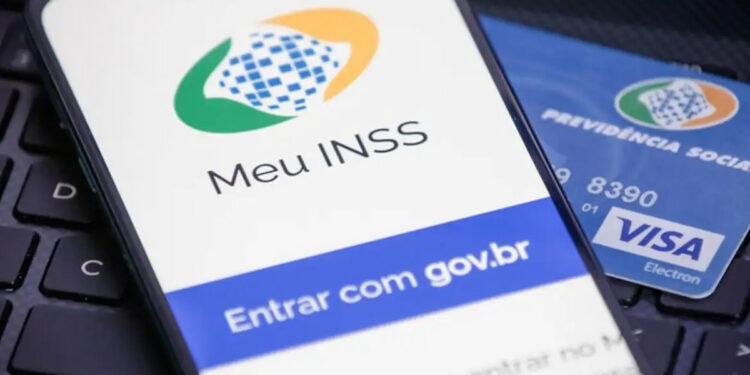 Como consultar se o 13º do INSS já caiu na conta em abril?