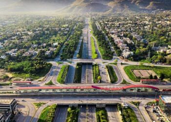 País que rejeita brasileiros mesmo com passaporte válido criou o primeiro vírus de computador do mundo