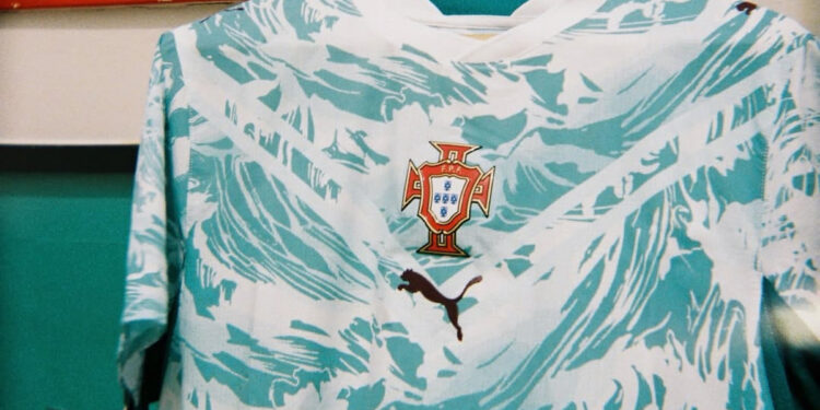 Português eleito 6 vezes Melhor do Mundo assina para jogar no Brasil aos 40 anos