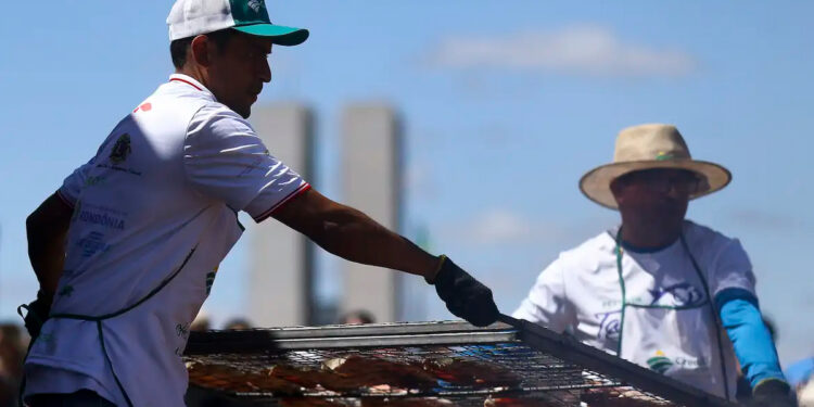 Corte de carne barato com nome de fruta vira febre nos churrascos brasileiros