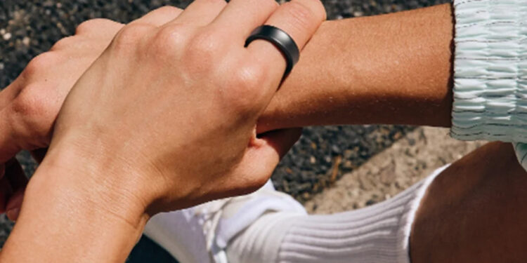 Descubra para que serve o anel preto usado por Tadeu Schmidt e Celso Portiolli