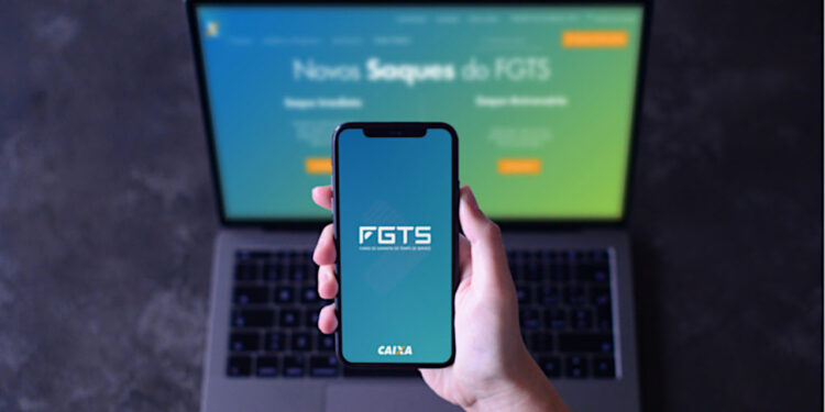 Governo decide liberar R$ 7 bilhões a mais que o previsto para trabalhadores sacarem do FGTS