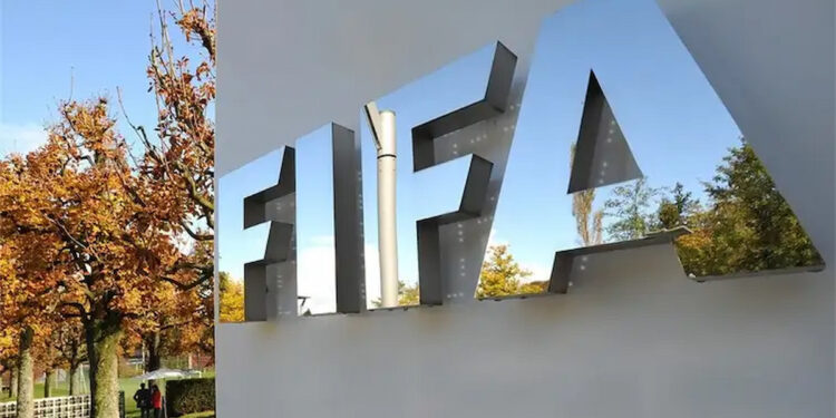 FIFA determina que clube brasileiro pague R$ 13 milhões para evitar punição severa