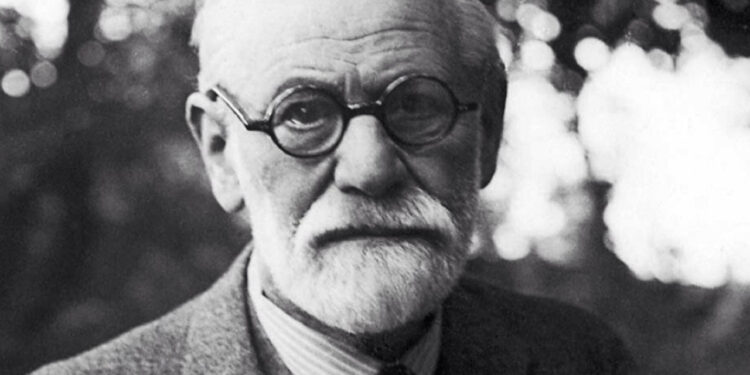 O psicanalista Sigmund Freud disse: “Na infância, não há necessidade tão grande quanto a proteção de um pai”