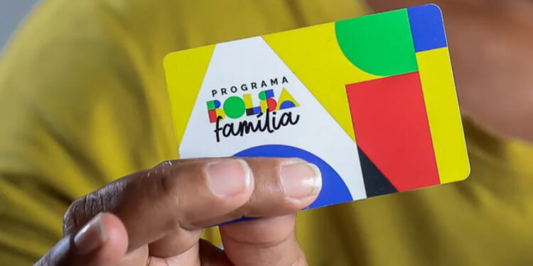 Bolsa Família é bloqueado quando a renda familiar ultrapassa o limite apenas 1 mês?