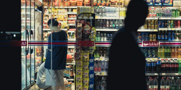 Lojas de conveniência também podem ser afetadas com proibição de abrir aos domingos