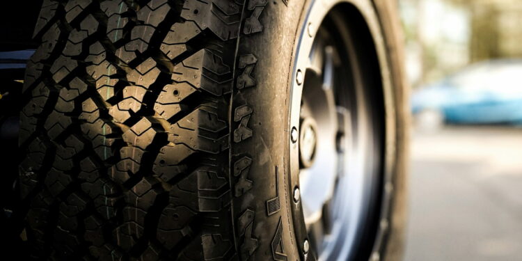 Carros zero km começam a ser vendidos sem estepe no Brasil