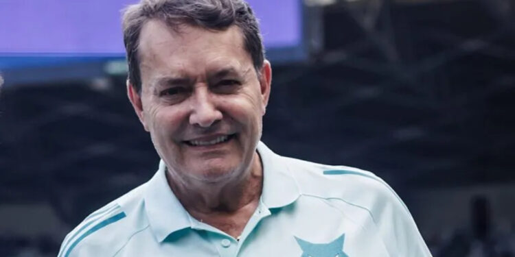 Clube brasileiro com dívida de R$ 1,15 bilhão tem dono que fatura R$ 25 bilhões por ano