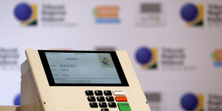 Brasileiros que pretendem votar nas Eleições 2026 devem cumprir exigência até 06/05