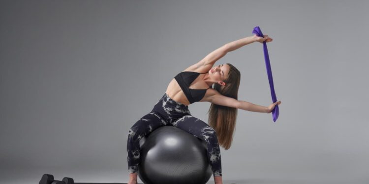 Exercícios simples de pilates para fazer em casa diariamente