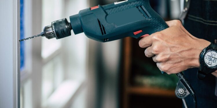 Fim da linha para a furadeira: novo material fixa objetos de até 5 kg