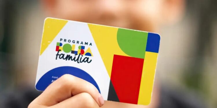Bolsa Família de maio vem turbinado com PIX de R$ 900