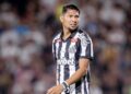 Enquanto Rony ganha R$ 1 milhão por mês, Santos paga mais para Gabigol mesmo dividindo salário