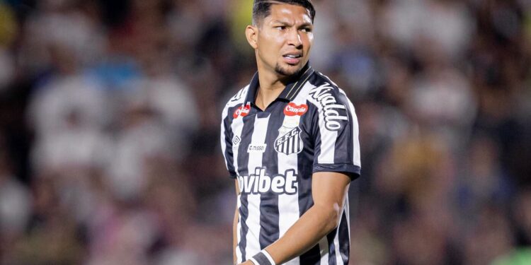 Enquanto Rony ganha R$ 1 milhão por mês, Santos paga mais para Gabigol mesmo dividindo salário
