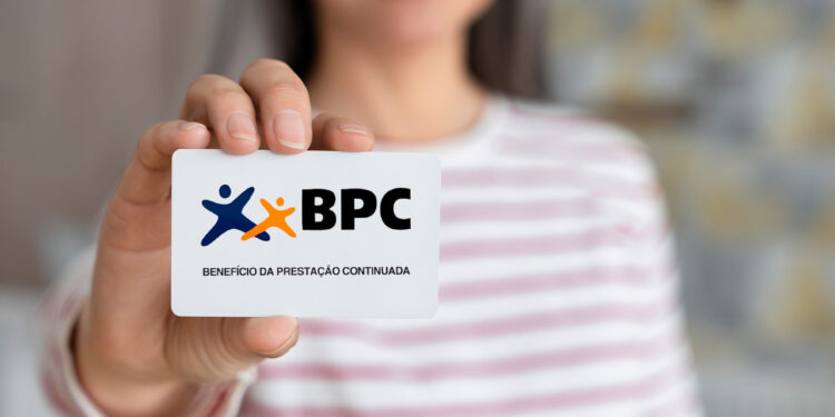 Quem recebe BPC também pode solicitar Bolsa Família em 2026?