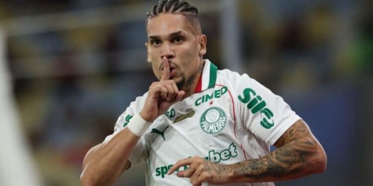 Paulinho recém voltou de lesão e já pode desfalcar o Palmeiras outra vez