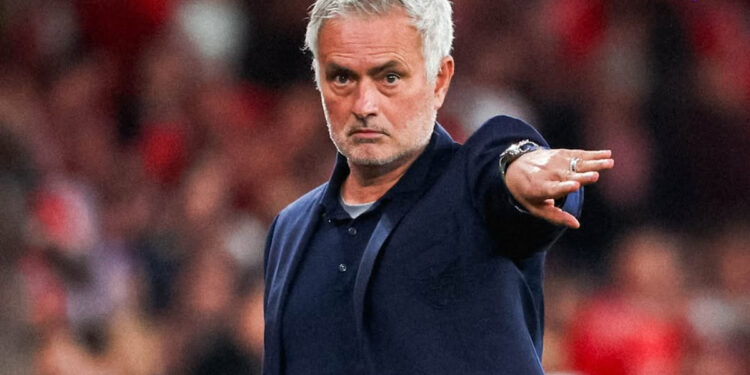 Real Madrid prepara a chegada de 4 reforços para Mourinho