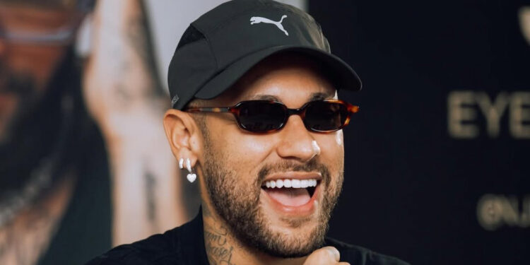 Super avião comprado por Neymar precisa abastecer apenas 5x para dar uma volta ao mundo