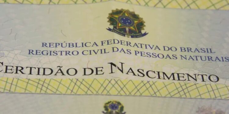 6 nomes que viraram tendência e agora estão desparecendo dos cartórios no Brasil