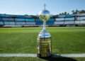 Carrasco de clubes brasileiros na Libertadores vai mandar meio time embora para espantar má fase