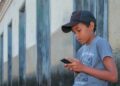 Beneficiários do Bolsa Família terão acesso gratuito à internet após nova lei ser aprovada