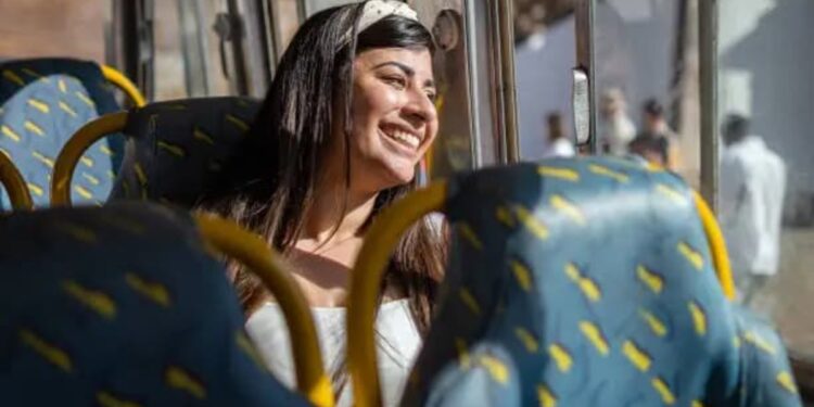 Nova lei determina que bancos da janela sejam reservados para mulheres nos ônibus