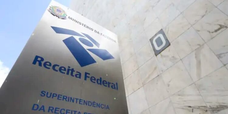 Isentos que declaram IR podem ganhar presente da Receita Federal em 2026