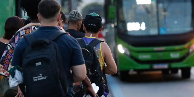 Pagamento em dinheiro não será mais aceito nos ônibus a partir de 30/05