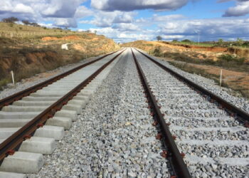 Após enviar 33,5 mil toneladas de trilhos para a Transnordestina, China vai ajudar na construção da maior ponte da América Latina no Brasil
