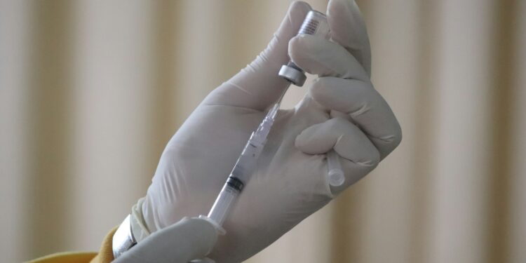 Limite de idade para idosos tomarem a vacina da gripe em 2026