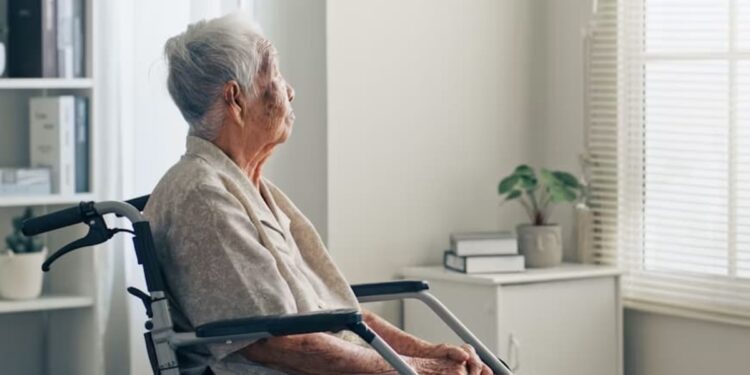 Nova lei vai garantir direito a idosos com deficiência que só pessoas acima de 80 anos possuem