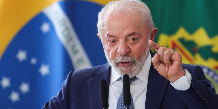 Governo garante ‘desconto’ de 20% para brasileiros que fazem compras na Shein e AliExpress