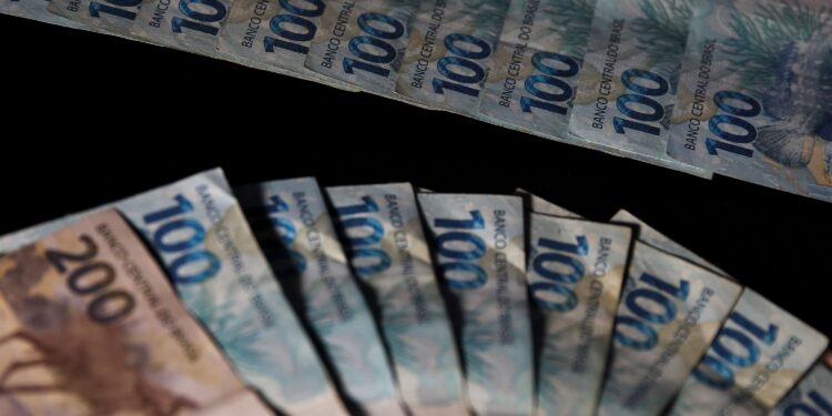 Auxílio-aluguel de R$ 500 é liberado para mulheres no Brasil em 2026