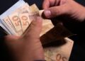 Idosos têm direito a auxílio de R$ 1.621 e acabam deixando passar
