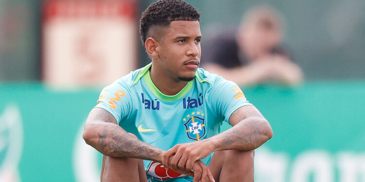 Manchester City pode trocar Savinho por destaque do Tottenham