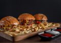 Famosa rede de fast-food anuncia concurso de sósias com hambúrguer grátis por um ano como prêmio