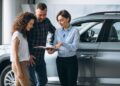Brasileiros estão comprando carros até 25% mais baratos na ‘nova Suíça’ da América do Sul
