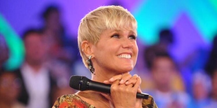 Antiga mansão da Xuxa com 14 banheiros e 5 suítes foi vendida por R$ 45 milhões a uma das famílias mais ricas do Brasil