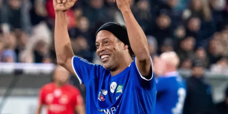 Clube da Série C confirma que vai registrar Ronaldinho Gaúcho