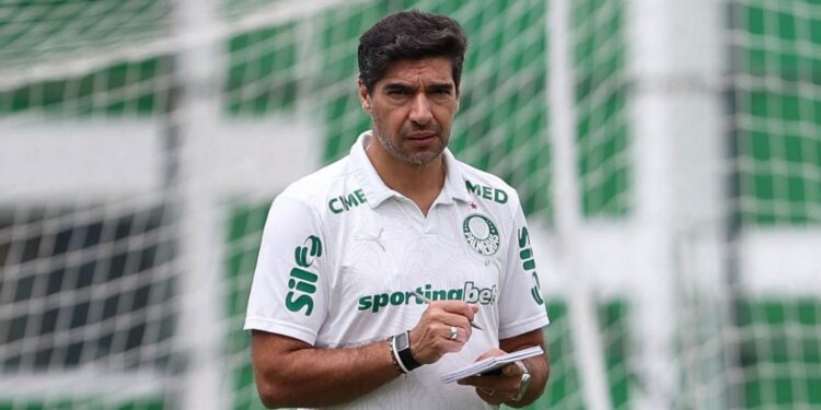 Abel Ferreira recusa clube inglês e seleção da Copa do Mundo demonstra interesse no treinador