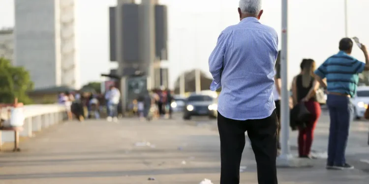 Quanto é preciso ganhar por mês para receber 2 salários mínimos na aposentadoria?