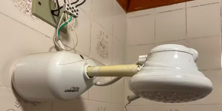 Adeus, chuveiro elétrico: nova alternativa conquista brasileiros por reduzir o consumo de energia