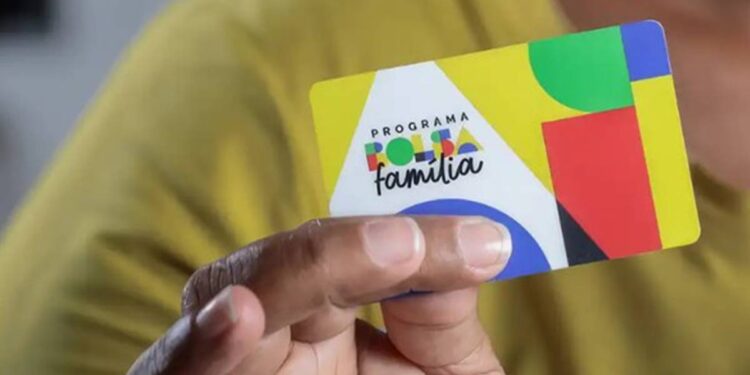 Como voltar a receber o Bolsa Família usando seu celular