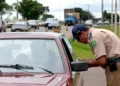 Motoristas que andarem com o carro sujo podem levar multa de R$ 293,47 e 7 pontos na carteira