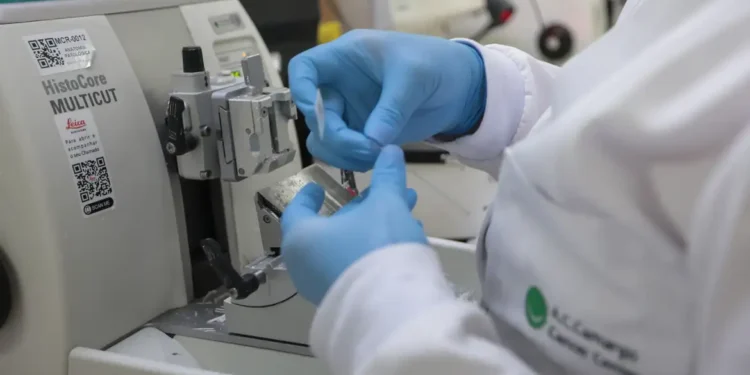 Cientistas criam comprimido que duplica as taxas de sobrevivência em pacientes com câncer