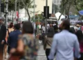 Governo oficializa a antecipação da aposentadoria para trabalhadores com mais de 55 anos de idade neste país