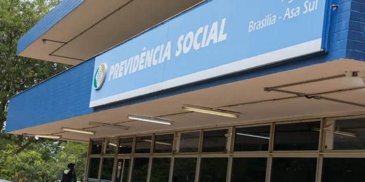 Aposentados do INSS podem receber benefício além da aposentadoria